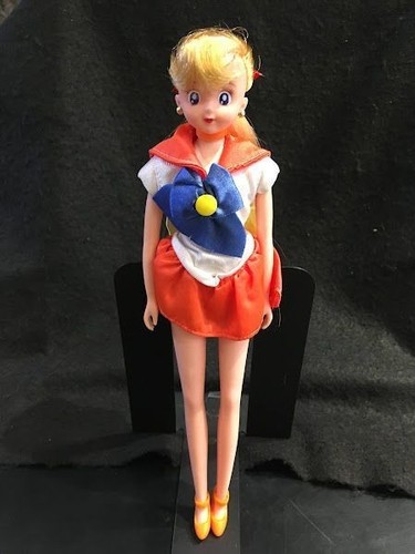 Figurine poupée habillée - figurine,
