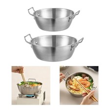 Casserole à ramen avec bol de