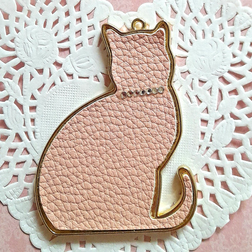 Breloque chat simili rose - breloque,