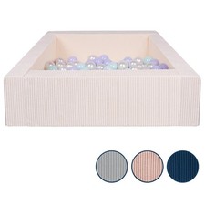 Piscine à balles carrée avec