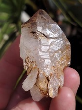 GROS QUARTZ SCEPTRE A CRISTALLISATION CELESTE 61mm, 68g