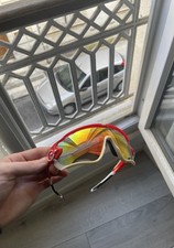 Paire de lunettes de soleil Oakley