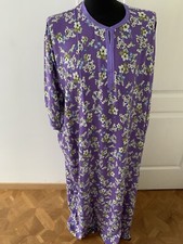 Robe de jour col à galon