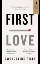 First Love Livre de Poche
