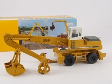 Conrad D n°2839 Liebherr A954 Pelle Portuaire sur pneus  en boîte