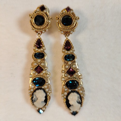 Boucles oreilles une - d’oreilles, ligne
