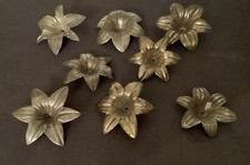 8 FLEURS DE LYS SANS PISTIL. laitonDORE POUR CANDELABRE  LUSTRE D'EGLISE N4