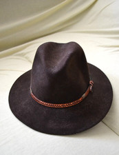 Chapeau en feutre de laine - Marque Boyer. Voir détail en annonce.