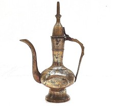 SUPERBE THÉIÈRE ORIENTALE EN  LAITON CISELÉ  HAUTEUR 19 CM  VINTAGE