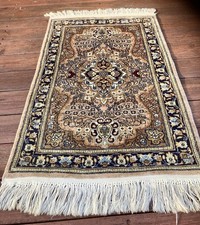 Magnifique Tapis Persan Nain -
