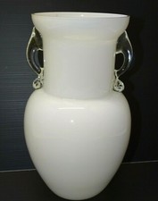 -JOLI ANCIEN VASE OPALINE