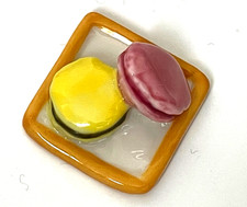 Fève 2 Macarons Citron Fraise