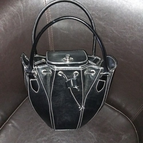 Sac seau noir surpiqué - , avec