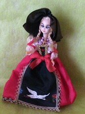 POUPEE  folklorique régionale