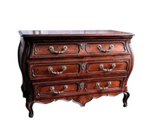 Commode bordelaise Louis XV du XVIIIe siècle Louis XV Bordeaux chest of drawers