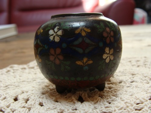 Petit vase boule asiatique
