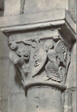 ANZY-le-DUC - église romane - détails des chapiteaux