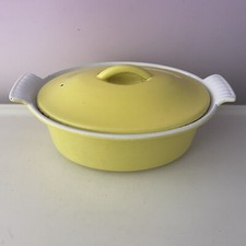 Cocotte terrine vintage en fonte émaillée jaune Belgique No Le Creuset