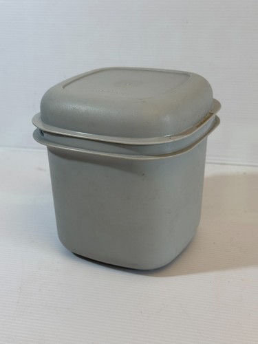 Tupperware boite - 🐈‍⬛,