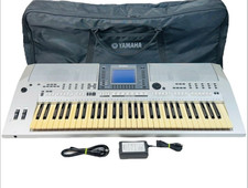 Yamaha PSR-S700 Electronic