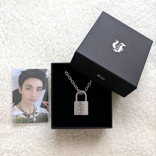 Collier cadenas produit - , par