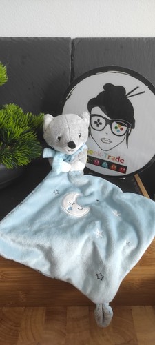 Cheekbone blanket handkerchief