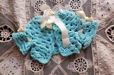 Joli gilet liseuse petite poupée ancienne