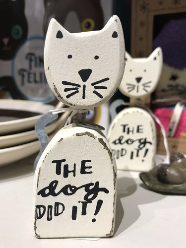 Wooden cat figure - figure, dog