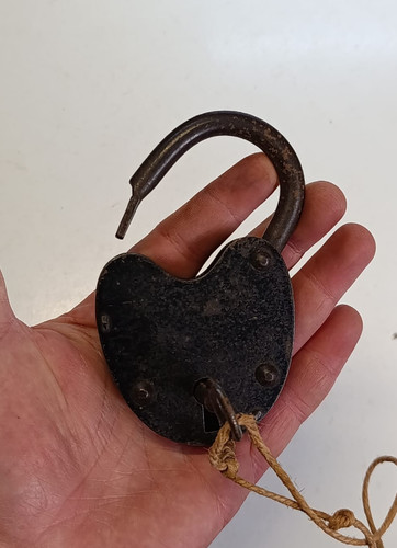 Ancien gros cadenas - , avec