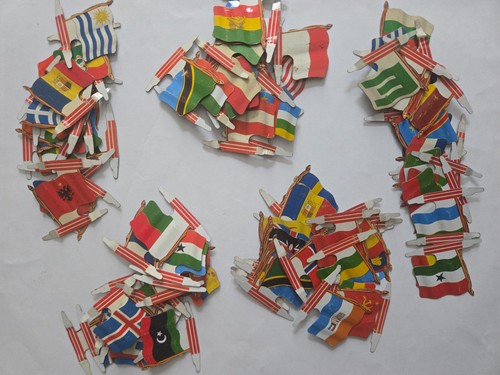 Lot drapeaux - lot, 18
