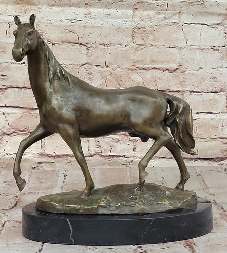 Elegant bronze horse sculpture - bronze,