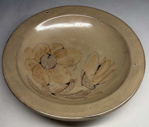 Rare assiette creuse - rare, irisée