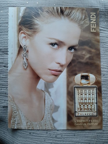 Publicité papier parfum - publicité,