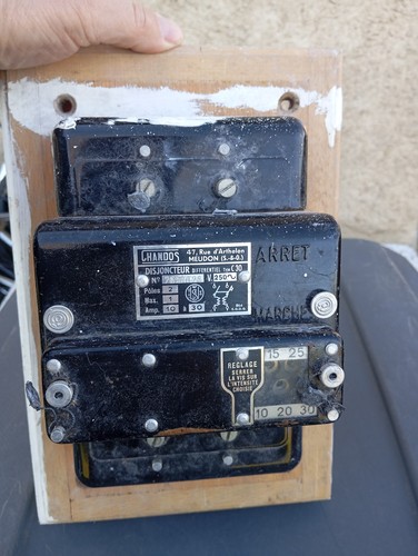 Ancien disjoncteur électrique - disjoncteur,