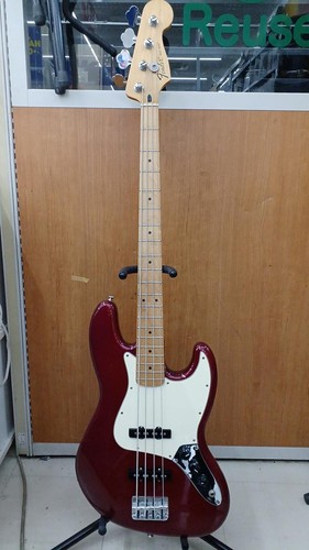 Guitare basse électrique