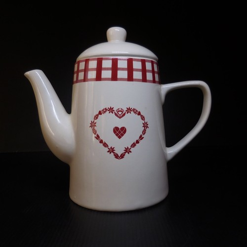 Cafetière blanc rouge cœur