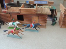 STARLUX lot Far West 2 cowboys + 2 indiens + 4 chevaux (décor non inclus)