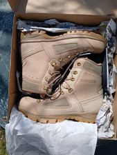 Chaussures militaires Lowa