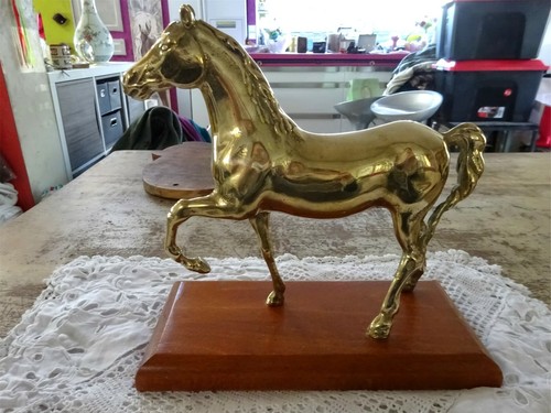 Cheval laiton bien - cheval,