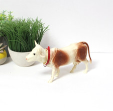 Vache rétro qui remue la tête kitsch et décalé