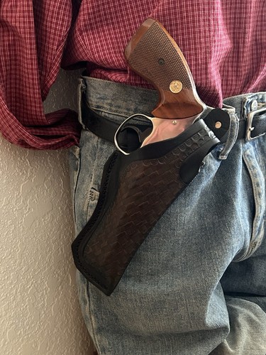 Leather thumb break holster - break,
