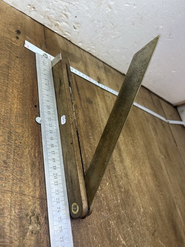 Fausse équerre bois - en,