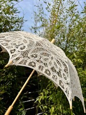 Ombrelle en dentelle écrue