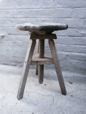 Ancien Tabouret en bois A Vis   très belle patine