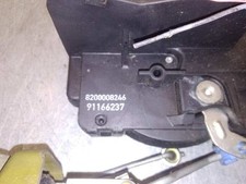 8200008246 serrure porte avant