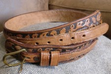 Ceinture Très Beau Cuir Style Country longueur maxi 83,5cm