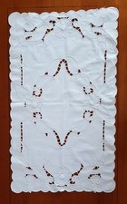 Ancien grand napperon brodé main