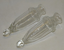 -2 ANCIENS VASES DE VOITURE EN