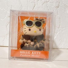 Figurine manteau fourrure