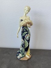 Belle Statue Femme Corbeille De Fleurs Porcelaine Decor Du Galion Peint Main
